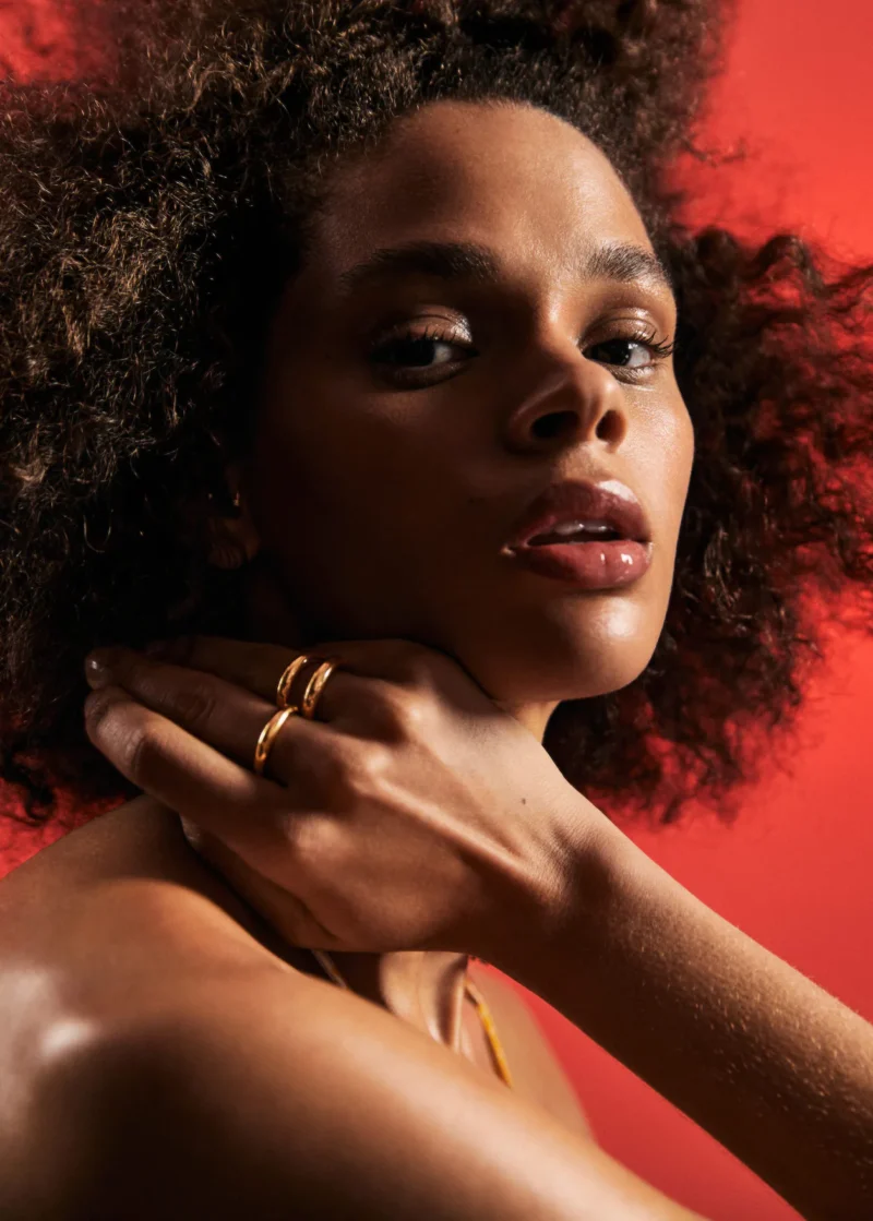 Embossed hoop earrings – Image 2