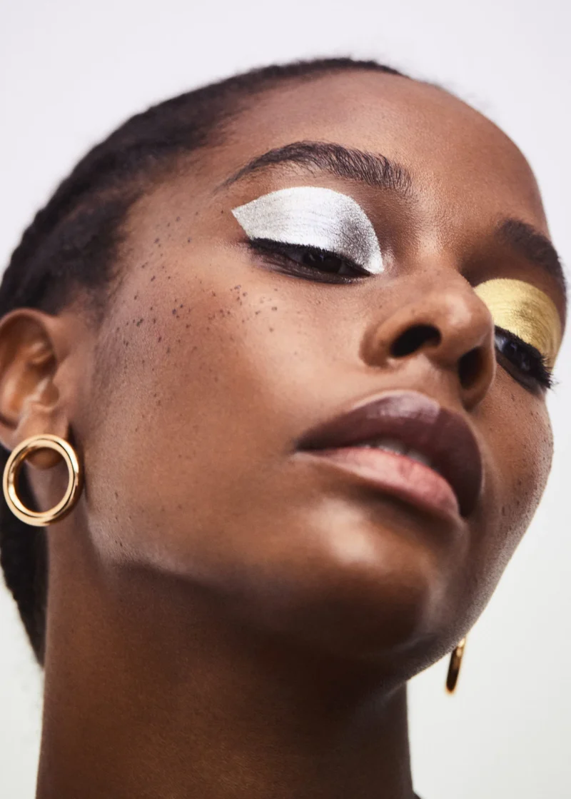 Embossed hoop earrings – Image 2